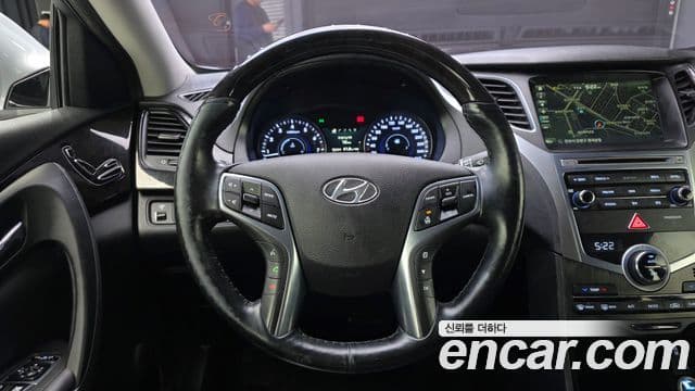 Hyundai Grandeur HG Premium, 2015 13