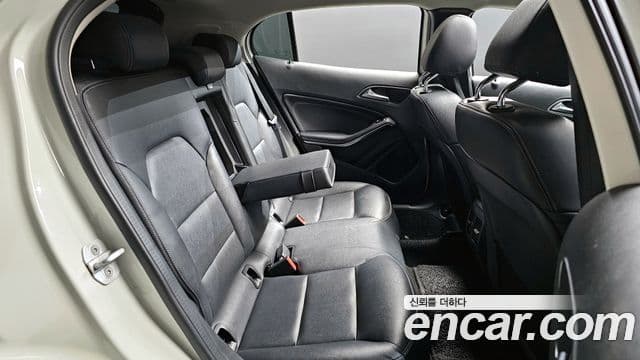 Mercedes-Benz GLA-класс X156 GLA200 d 4MATIC Activity Edition, 2017 12