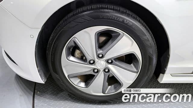 Hyundai LF Sonata гибрид Premium, 2015 все фото