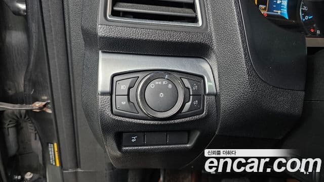 Ford Explorer 5세대, 2016 18