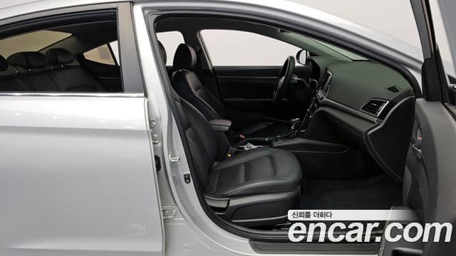 Hyundai Avante AD Modern, 2018 10