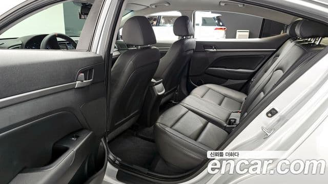 Hyundai Avante AD Modern, 2018 12