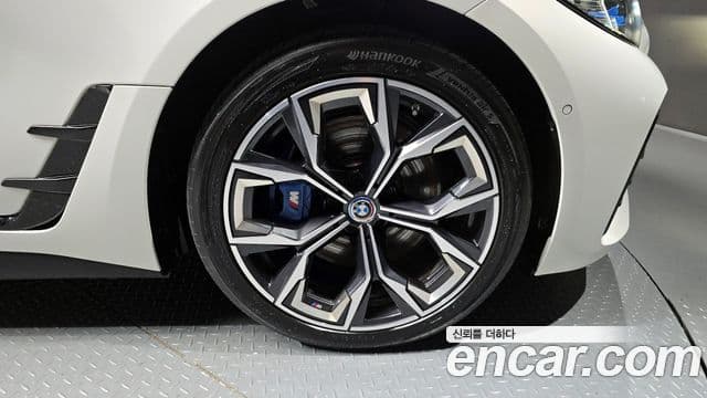 BMW i4 eDrive40 M Sport Pro, 2023 все фото