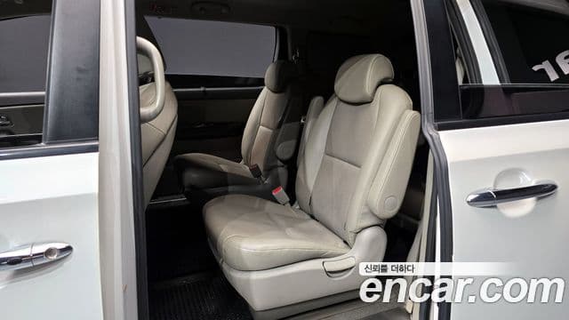 Kia All New Carnival Prestige, 2016 12