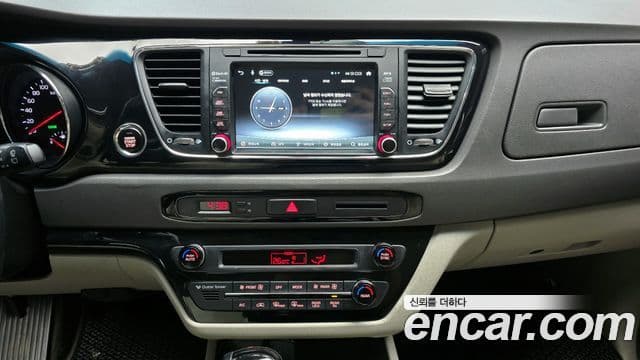 Kia All New Carnival Prestige, 2016 15