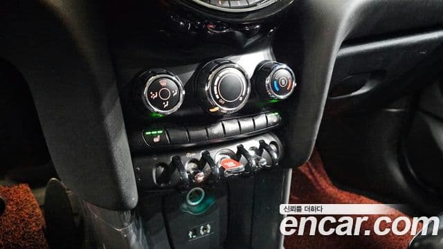 Mini Cooper 3세대, 2017 15