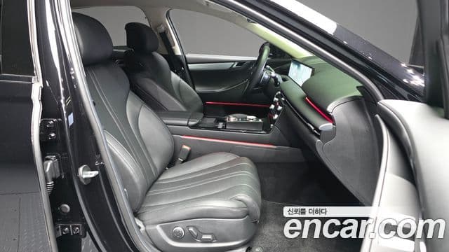 Genesis G80 (RG3) бензин 2.5 турбо 2WD, 2025 11