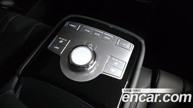 Genesis G80 (RG3) бензин 2.5 турбо 2WD, 2025 19