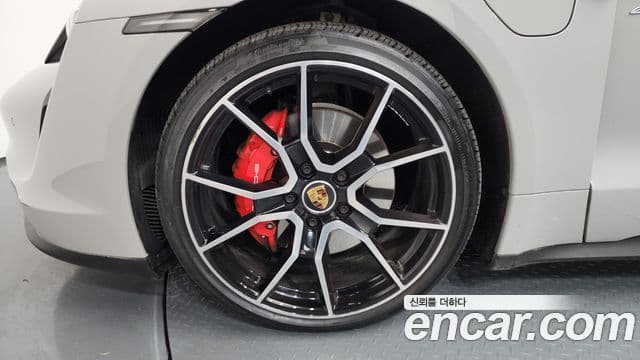 Porsche 타이칸 4S, 2024 все фото