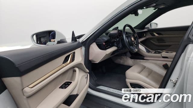 Porsche 타이칸 4S, 2024 10