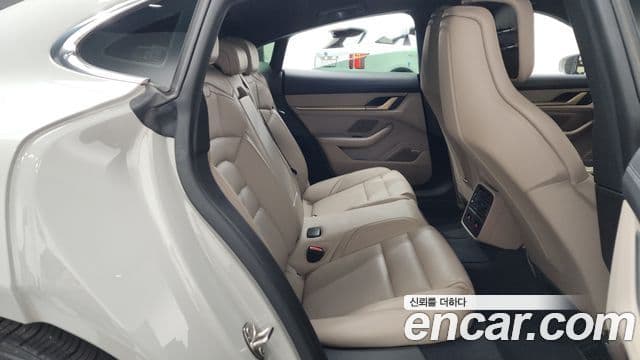 Porsche 타이칸 4S, 2024 12