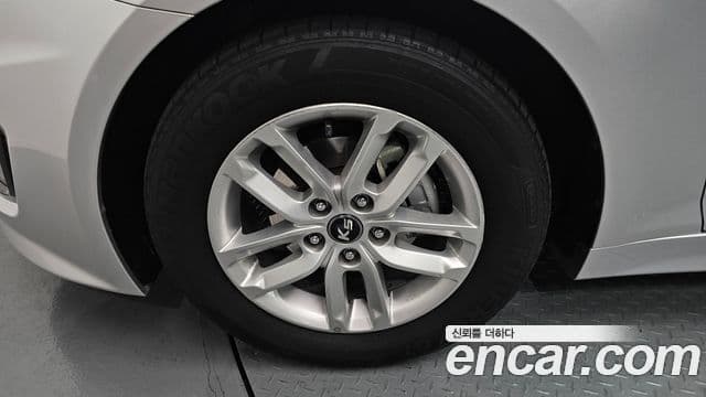 Kia K5 2.0 Deluxe, 2011 все фото