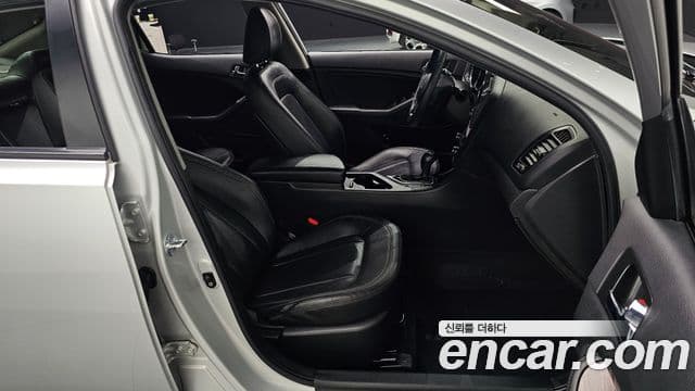 Kia K5 2.0 Deluxe, 2011 10