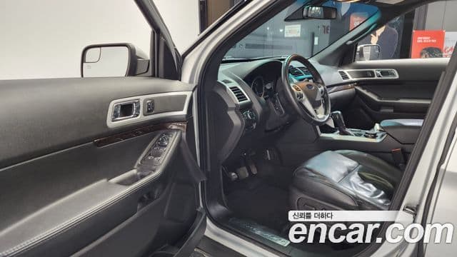 Ford Explorer 5세대, 2015 10