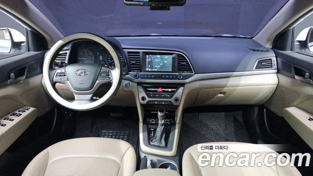 Hyundai Avante AD 1.6 e-VGT Smart, 2017 7