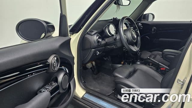 Mini Cooper 3세대, 2023 11