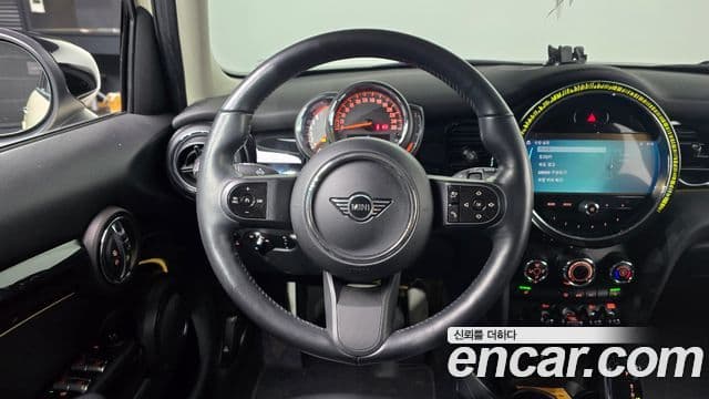 Mini Cooper 3세대, 2023 13