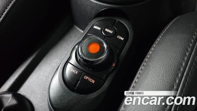 Mini Cooper 3세대, 2023 17