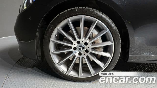 Mercedes-Benz E-класс W213 AMG Line, 2022 все фото