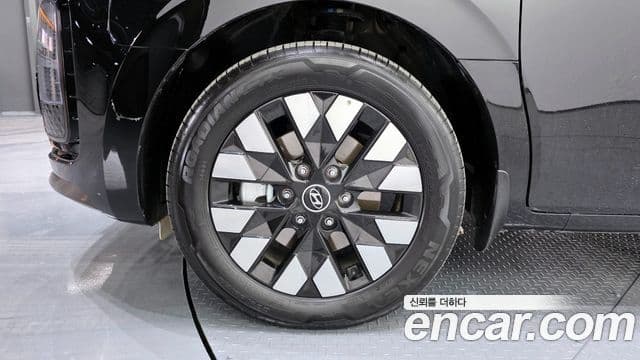 Hyundai Staria Inspiration, 2025 все фото