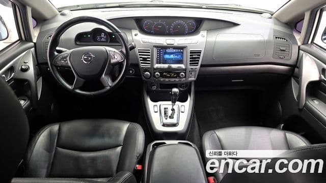 KG모빌리티(SsangYong) Korando 투리스모 4WD RX 9인승, 2018 7