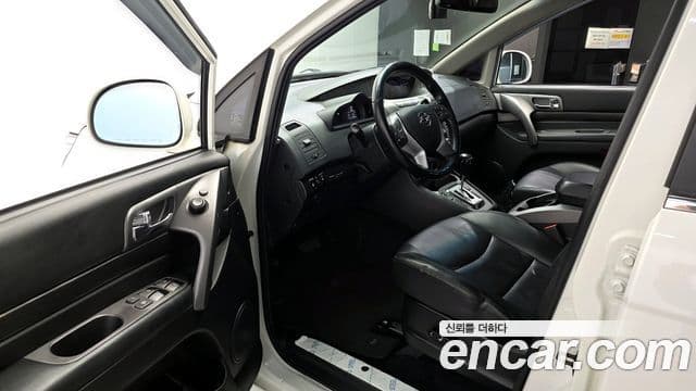 KG모빌리티(SsangYong) Korando 투리스모 4WD RX 9인승, 2018 10