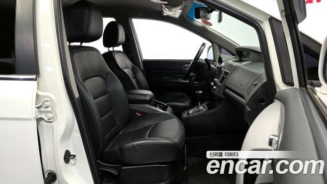 KG모빌리티(SsangYong) Korando 투리스모 4WD RX 9인승, 2018 11