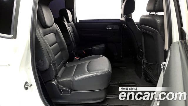 KG모빌리티(SsangYong) Korando 투리스모 4WD RX 9인승, 2018 12