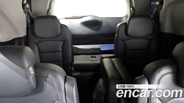 KG모빌리티(SsangYong) Korando 투리스모 4WD RX 9인승, 2018 13