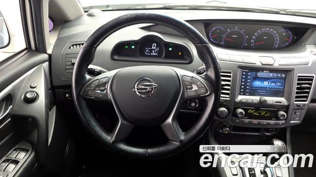 KG모빌리티(SsangYong) Korando 투리스모 4WD RX 9인승, 2018 14