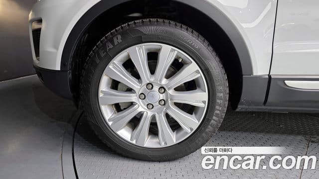 Land Rover Range Rover Evoque 2.0 TD4 HSE, 2019 все фото