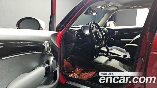 Mini Cooper 3세대, 2024 12