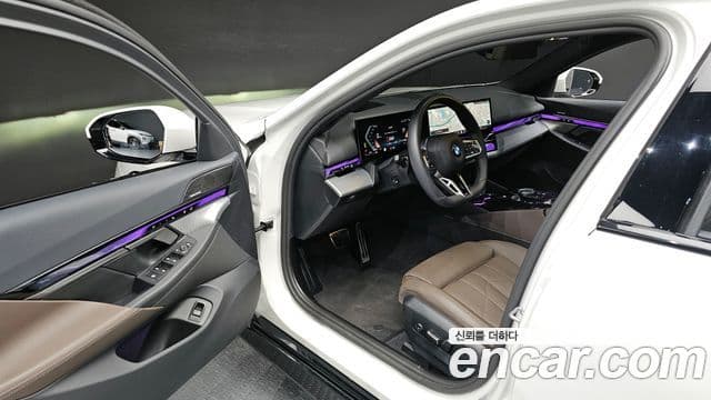 BMW 5시리즈 (G60) 523d xDrive M Sport, 2025 11