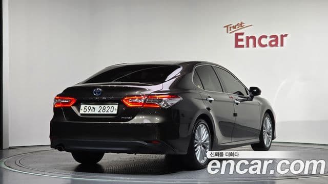 Toyota 캠리 (XV70) 2.5 XLE гибрид, 2018 2