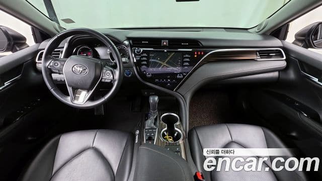 Toyota 캠리 (XV70) 2.5 XLE гибрид, 2018 7