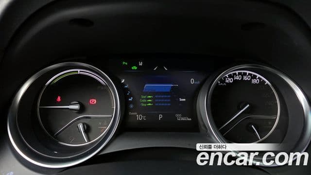 Toyota 캠리 (XV70) 2.5 XLE гибрид, 2018 8