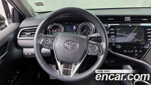 Toyota 캠리 (XV70) 2.5 XLE гибрид, 2018 13