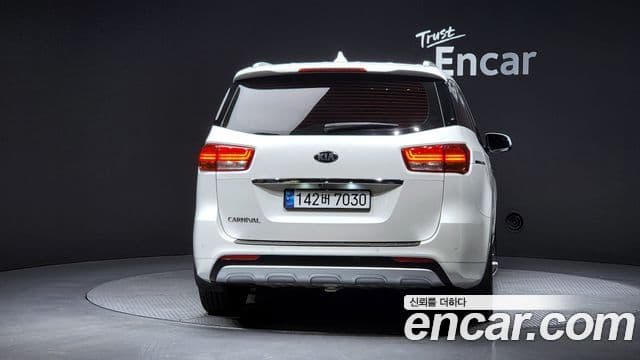 Kia All New Carnival Noblesse, 2018 4