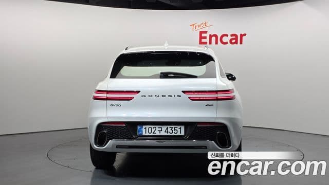 Genesis GV70, 2023 4