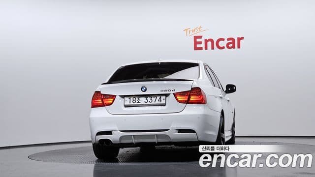 BMW 3시리즈 (E90) 320d седан чёрный And белый, 2011 4