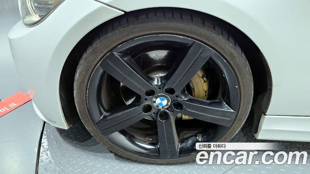 BMW 3시리즈 (E90) 320d седан чёрный And белый, 2011 все фото