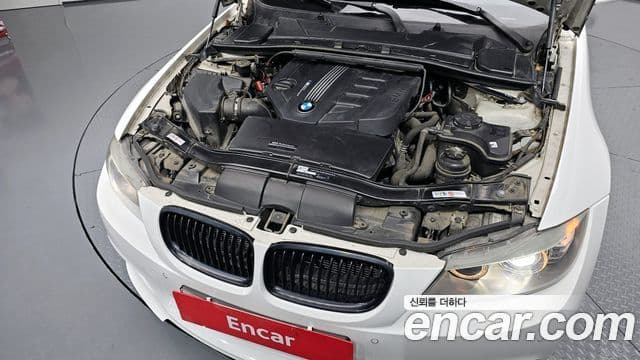BMW 3시리즈 (E90) 320d седан чёрный And белый, 2011 6