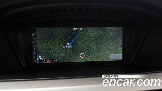 BMW 3시리즈 (E90) 320d седан чёрный And белый, 2011 15