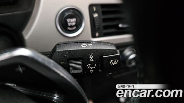 BMW 3시리즈 (E90) 320d седан чёрный And белый, 2011 17