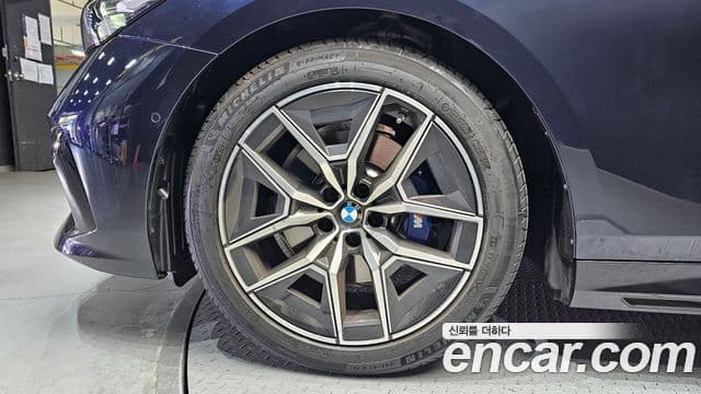 BMW 5시리즈 (G60) 520i M Sport, 2025 все фото