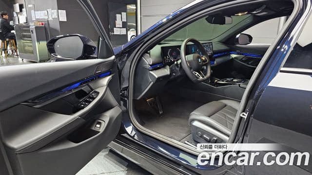 BMW 5시리즈 (G60) 520i M Sport, 2025 11