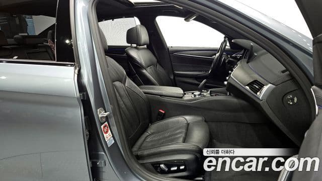 BMW 5시리즈 (G30) 520d M Sport Plus, 2017 10