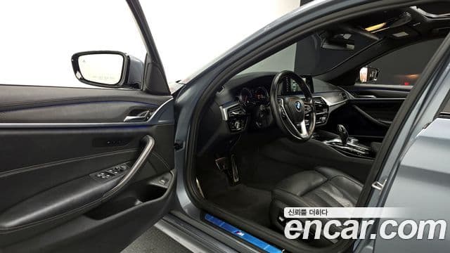BMW 5시리즈 (G30) 520d M Sport Plus, 2017 11