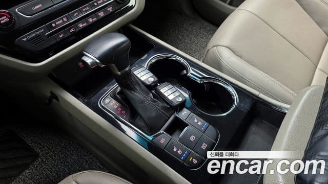 Kia The / новый New Carnival VIP, 2019 9