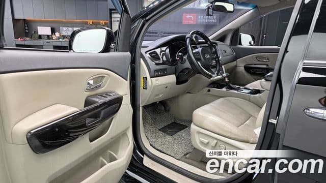 Kia The / новый New Carnival VIP, 2019 12